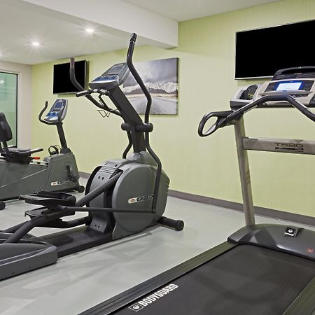 Holiday Inn Express Hotel & Suites Uptown Fredericton By Ihg מראה חיצוני תמונה