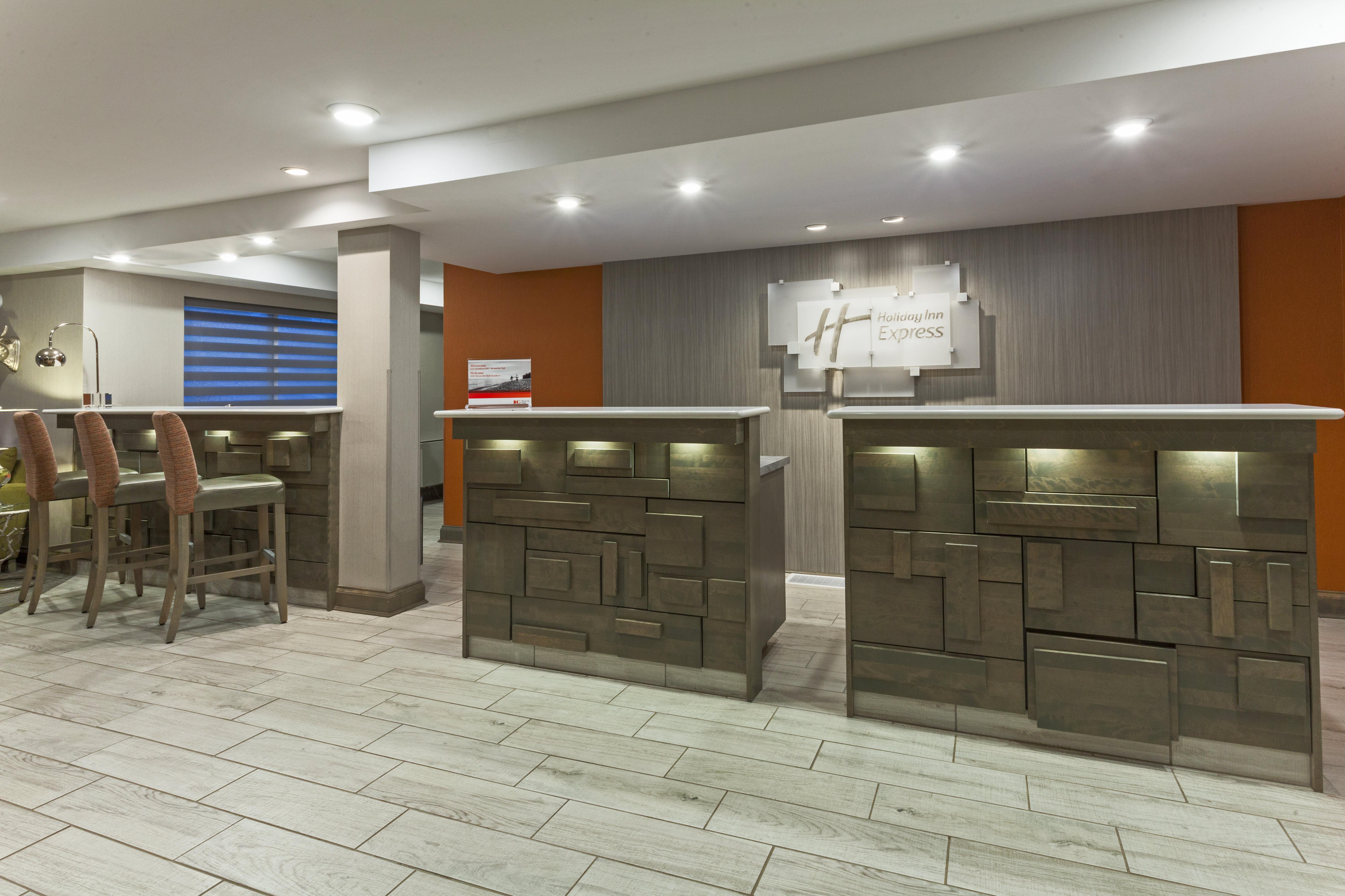 Holiday Inn Express Hotel & Suites Uptown Fredericton By Ihg מראה חיצוני תמונה