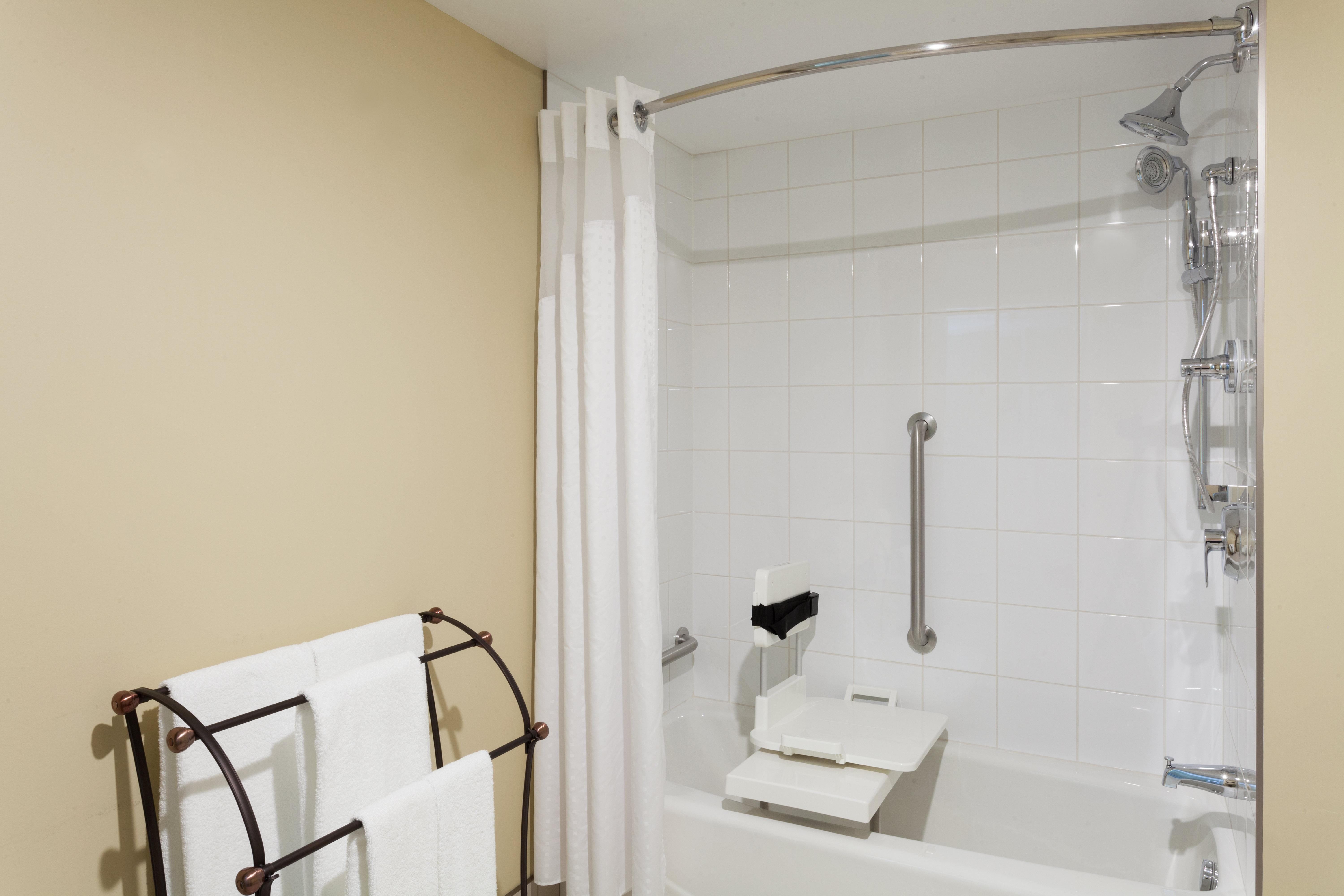 Holiday Inn Express Hotel & Suites Uptown Fredericton By Ihg מראה חיצוני תמונה