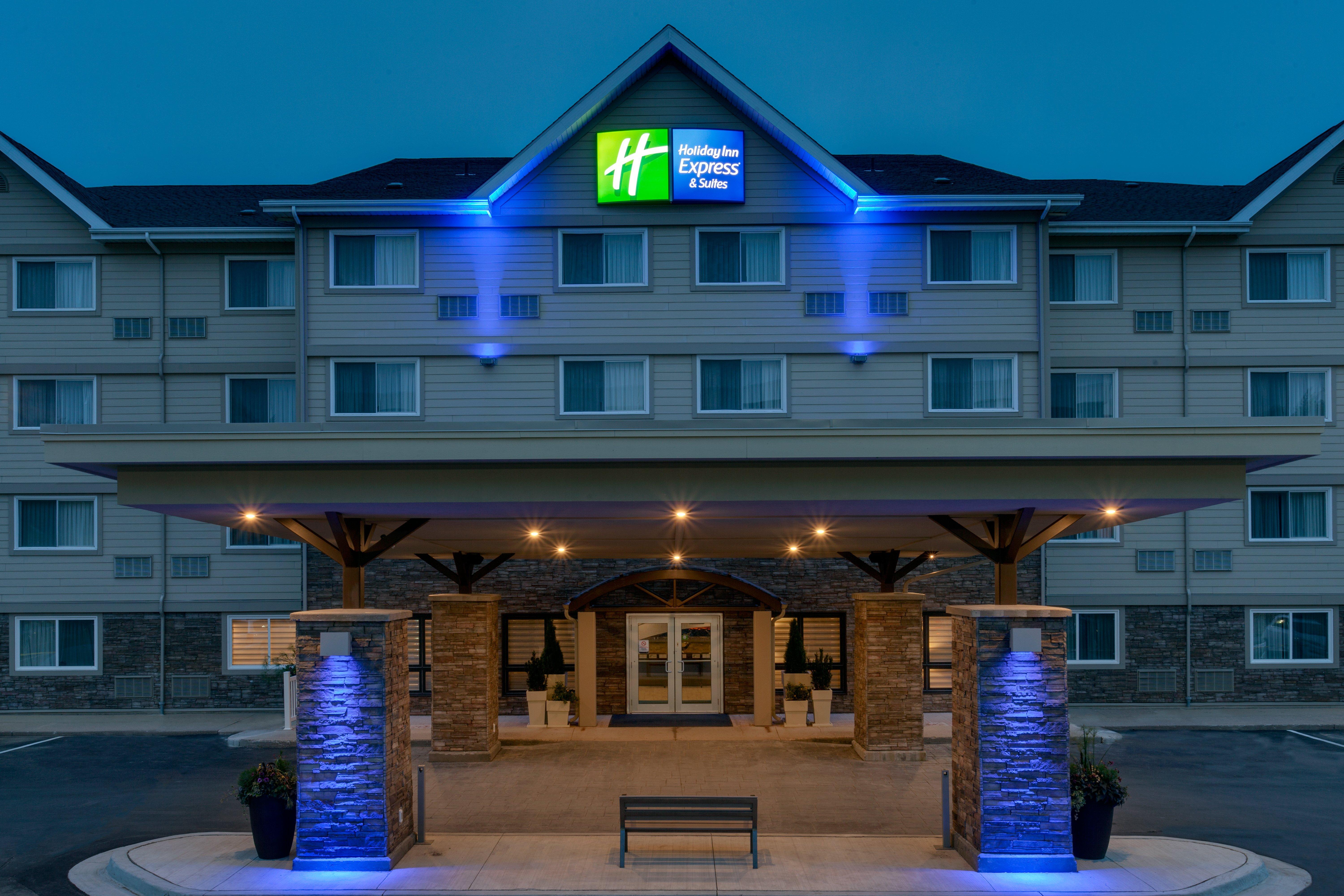 Holiday Inn Express Hotel & Suites Uptown Fredericton By Ihg מראה חיצוני תמונה