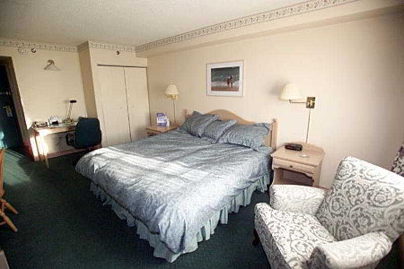 Holiday Inn Express Hotel & Suites Uptown Fredericton By Ihg מראה חיצוני תמונה