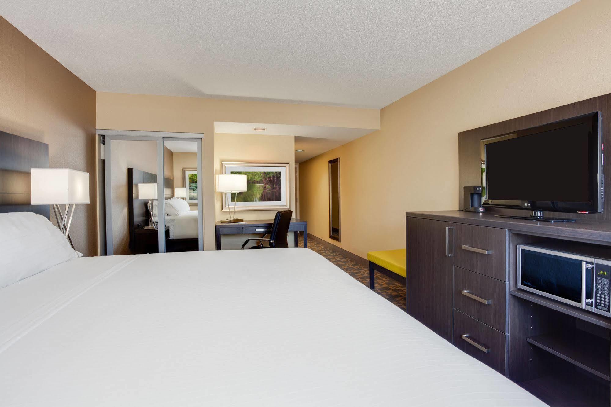 Holiday Inn Express Hotel & Suites Uptown Fredericton By Ihg מראה חיצוני תמונה